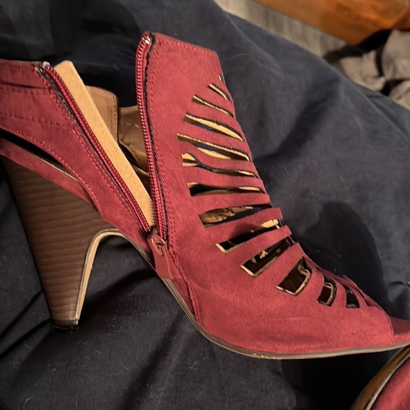 Side zip open toed heels - Picture 4 of 4